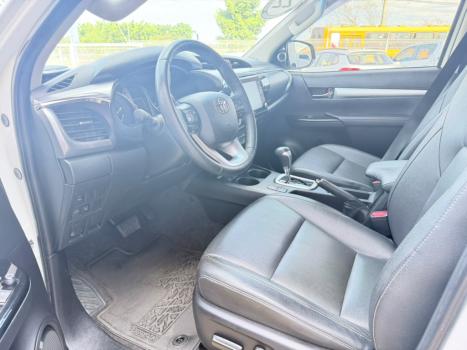 TOYOTA Hilux Caminhonete 2.8 16V SRX 4X4 DIESEL CABINE DUPLA AUTOM�TICO, Foto 10