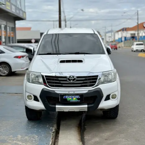 TOYOTA Hilux Caminhonete 3.0 4P 4X4 DIESEL CABINE DUPLA, Foto 3
