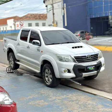 TOYOTA Hilux Caminhonete 3.0 4P 4X4 DIESEL CABINE DUPLA, Foto 4