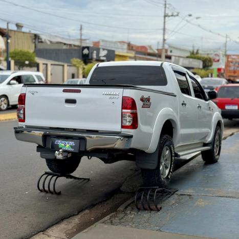 TOYOTA Hilux Caminhonete 3.0 4P 4X4 DIESEL CABINE DUPLA, Foto 5