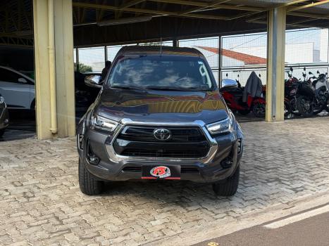 TOYOTA Hilux Caminhonete 2.8 16V SRX PLUS 4X4 TURBO DIESEL CABINE DUPLA AUTOM�TICO, Foto 2