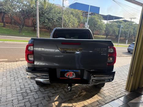 TOYOTA Hilux Caminhonete 2.8 16V SRX PLUS 4X4 TURBO DIESEL CABINE DUPLA AUTOM�TICO, Foto 4