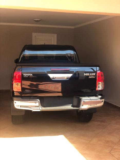 TOYOTA Hilux Caminhonete 2.8 16V SRV 4X4 DIESEL CABINE DUPLA AUTOM�TICO, Foto 4
