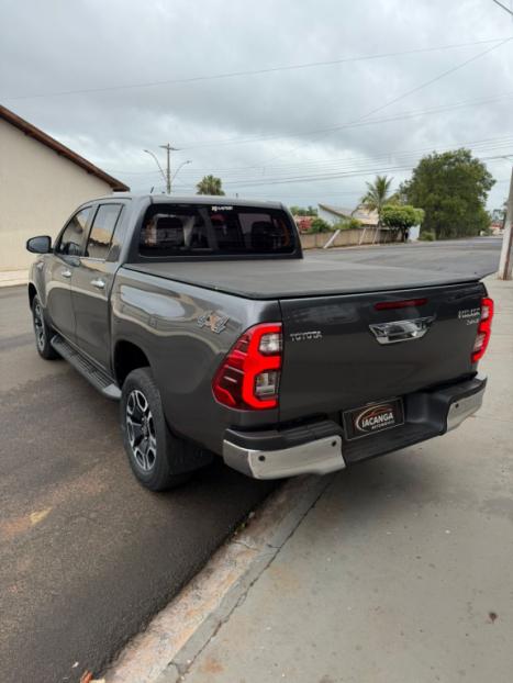 TOYOTA Hilux Caminhonete 2.8 16V SRX 4X4 TURBO DIESEL CABINE DUPLA AUTOM�TICO, Foto 3