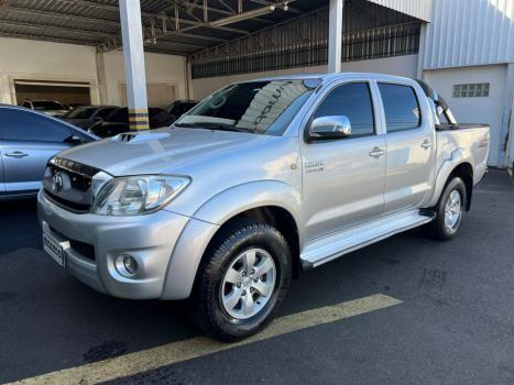 TOYOTA Hilux Caminhonete 3.0 4P 4X4 SRV TURBO DIESEL CABINE DUPLA AUTOM�TICO, Foto 1