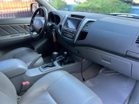 TOYOTA Hilux Caminhonete 3.0 4P 4X4 SRV TURBO DIESEL CABINE DUPLA AUTOM�TICO, Foto 9