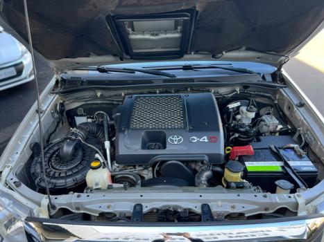 TOYOTA Hilux Caminhonete 3.0 4P 4X4 SRV TURBO DIESEL CABINE DUPLA AUTOM�TICO, Foto 13