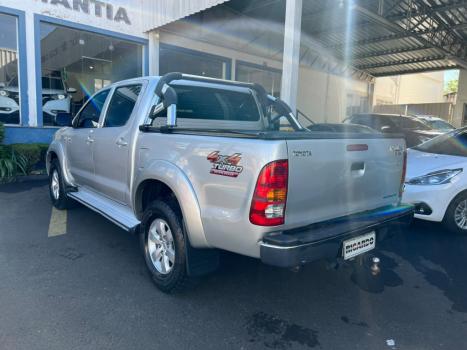 TOYOTA Hilux Caminhonete 3.0 4P 4X4 SRV TURBO DIESEL CABINE DUPLA AUTOM�TICO, Foto 17