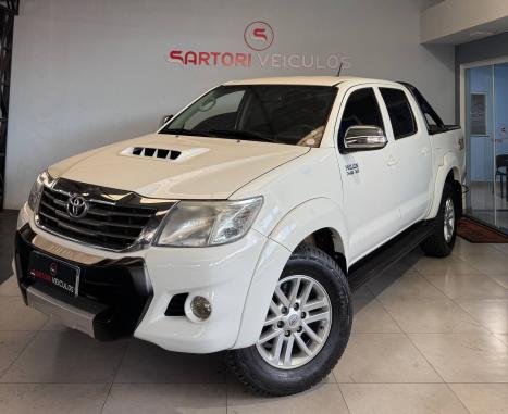 TOYOTA Hilux Caminhonete 3.0 4P 4X4 SRV TURBO DIESEL CABINE DUPLA AUTOM�TICO, Foto 1