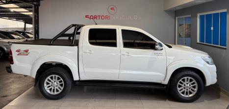 TOYOTA Hilux Caminhonete 3.0 4P 4X4 SRV TURBO DIESEL CABINE DUPLA AUTOM�TICO, Foto 4