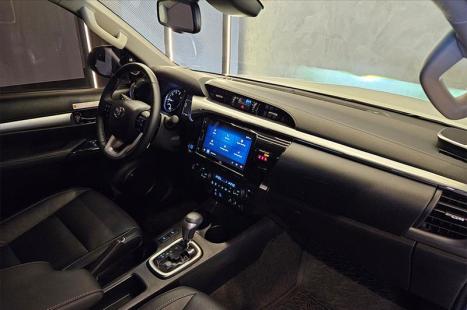 TOYOTA Hilux Caminhonete 2.8 16V SRX 4X4 DIESEL CABINE DUPLA AUTOM�TICO, Foto 15