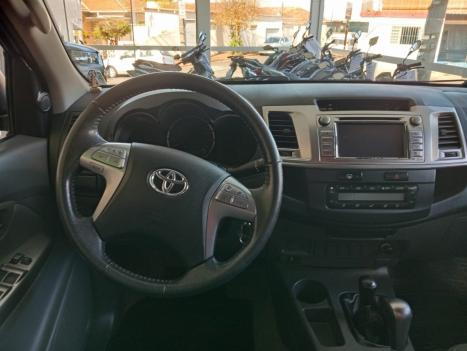 TOYOTA Hilux Caminhonete 2.7 16V 4P SRV FLEX 4X4  CABINE DUPLA AUTOM�TICO, Foto 11