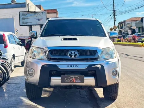 TOYOTA Hilux Caminhonete 3.0 4P 4X4 SRV TURBO DIESEL CABINE DUPLA AUTOM�TICO, Foto 2