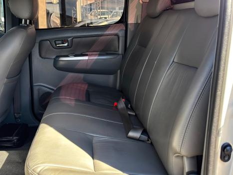 TOYOTA Hilux Caminhonete 3.0 4P 4X4 SRV TURBO DIESEL CABINE DUPLA AUTOM�TICO, Foto 6