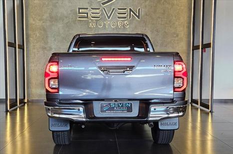 TOYOTA Hilux Caminhonete 2.8 16V SRX 4X4 DIESEL CABINE DUPLA AUTOM�TICO, Foto 4