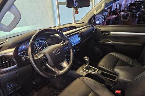 TOYOTA Hilux Caminhonete 2.8 16V SRX 4X4 DIESEL CABINE DUPLA AUTOM�TICO, Foto 13