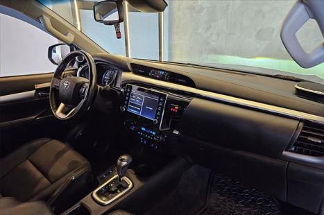 TOYOTA Hilux Caminhonete 2.8 16V SRX 4X4 DIESEL CABINE DUPLA AUTOM�TICO, Foto 14