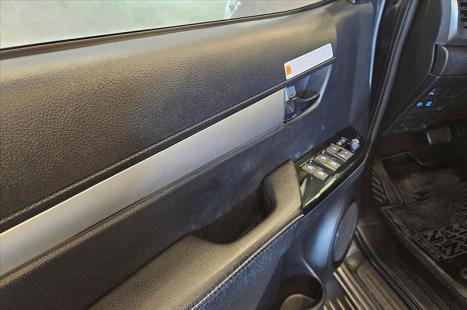 TOYOTA Hilux Caminhonete 2.8 16V SRX 4X4 DIESEL CABINE DUPLA AUTOM�TICO, Foto 16