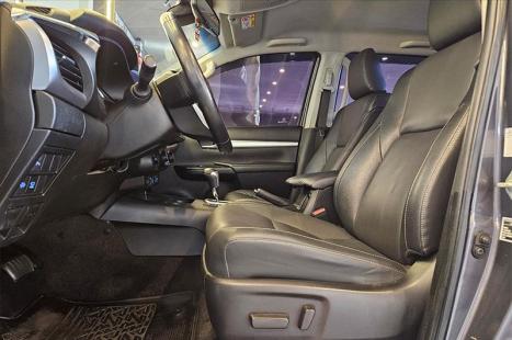 TOYOTA Hilux Caminhonete 2.8 16V SRX 4X4 DIESEL CABINE DUPLA AUTOM�TICO, Foto 17