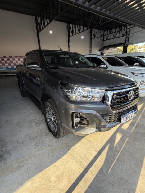 TOYOTA Hilux Caminhonete 2.8 16V SRV 4X4 DIESEL CABINE DUPLA AUTOM�TICO, Foto 4