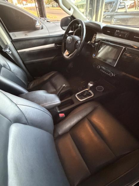 TOYOTA Hilux Caminhonete 2.8 16V SRV 4X4 DIESEL CABINE DUPLA AUTOM�TICO, Foto 5