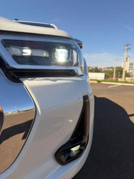 TOYOTA Hilux Caminhonete 2.8 16V SRX 4X4 DIESEL CABINE DUPLA AUTOM�TICO, Foto 8
