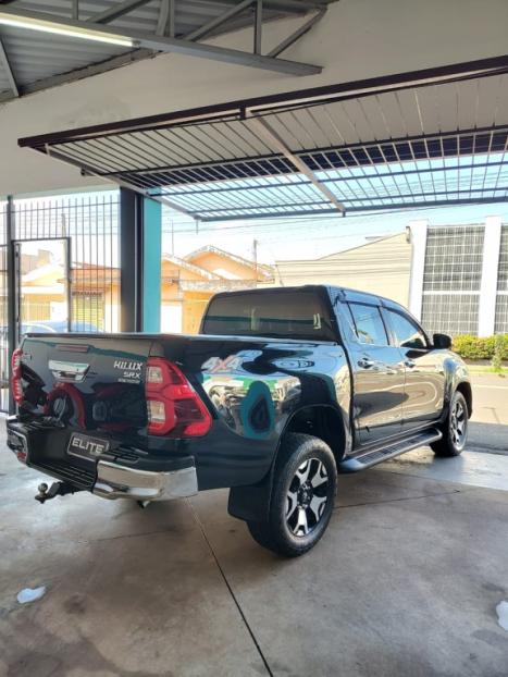 TOYOTA Hilux Caminhonete 2.8 16V SRX 4X4 DIESEL CABINE DUPLA AUTOM�TICO, Foto 3
