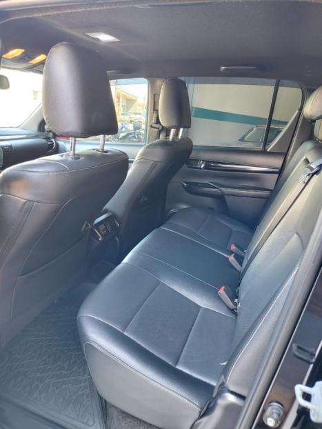 TOYOTA Hilux Caminhonete 2.8 16V SRX 4X4 DIESEL CABINE DUPLA AUTOM�TICO, Foto 5