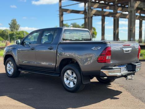 TOYOTA Hilux Caminhonete 2.8 16V SRX 4X4 DIESEL CABINE DUPLA AUTOM�TICO, Foto 3