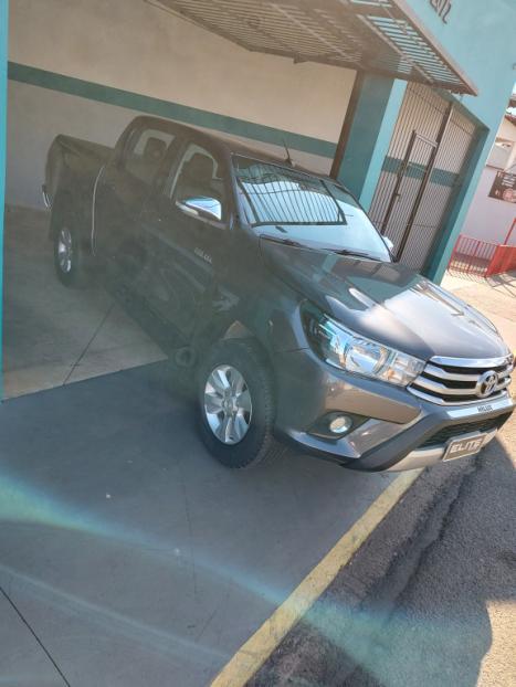 TOYOTA Hilux Caminhonete 2.8 16V SRV 4X4 DIESEL CABINE DUPLA AUTOM�TICO, Foto 4