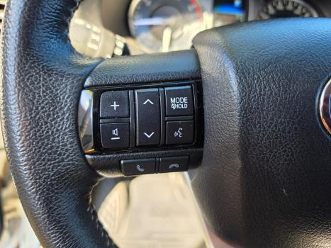 TOYOTA Hilux Caminhonete 2.8 16V SRV 4X4 DIESEL CABINE DUPLA AUTOM�TICO, Foto 16