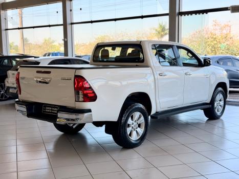 TOYOTA Hilux Caminhonete 2.7 16V 4P SR FLEX CABINE DUPLA, Foto 6