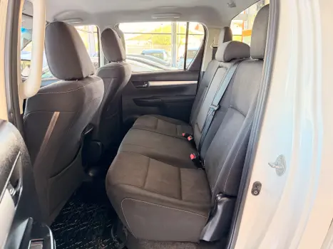 TOYOTA Hilux Caminhonete 2.7 16V 4P SR FLEX CABINE DUPLA, Foto 12
