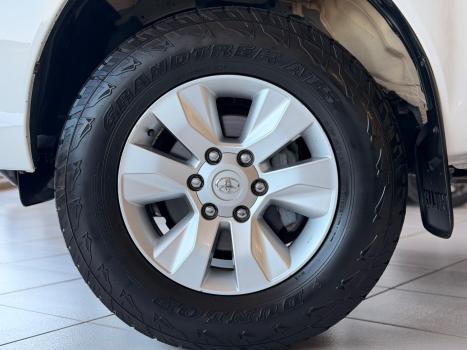 TOYOTA Hilux Caminhonete 2.7 16V 4P SR FLEX CABINE DUPLA, Foto 13