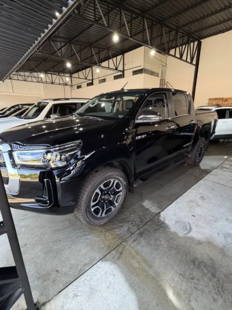TOYOTA Hilux Caminhonete 2.8 16V SRX 4X4 TURBO DIESEL CABINE DUPLA AUTOM�TICO, Foto 1