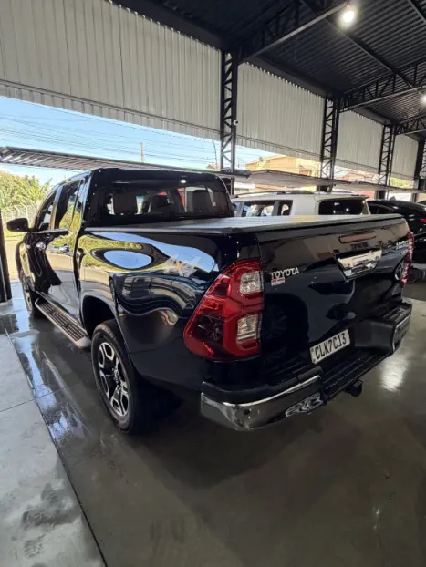 TOYOTA Hilux Caminhonete 2.8 16V SRX 4X4 TURBO DIESEL CABINE DUPLA AUTOM�TICO, Foto 3