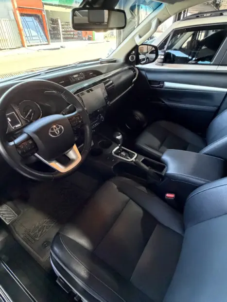 TOYOTA Hilux Caminhonete 2.8 16V SRX 4X4 TURBO DIESEL CABINE DUPLA AUTOM�TICO, Foto 4