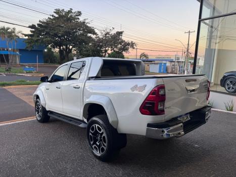TOYOTA Hilux Caminhonete 2.8 16V SRV 4X4 DIESEL CABINE DUPLA AUTOM�TICO, Foto 4