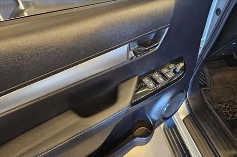 TOYOTA Hilux Caminhonete 2.8 16V SRV 4X4 DIESEL CABINE DUPLA AUTOM�TICO, Foto 16