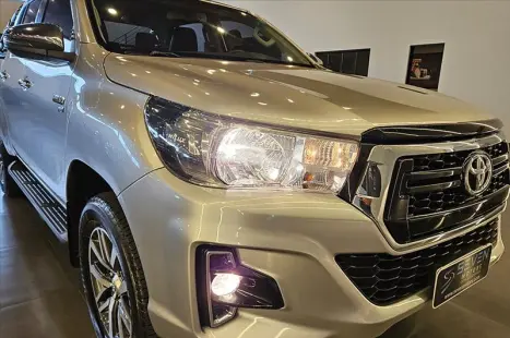 TOYOTA Hilux Caminhonete 2.7 16V 4P SRV CABINE DUPLA, Foto 10