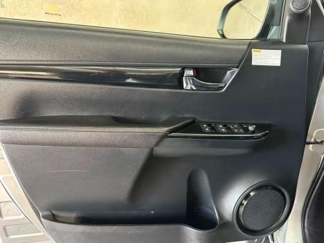 TOYOTA Hilux Caminhonete 2.8 16V 4P SRX DIESEL CABINE DUPLA, Foto 9