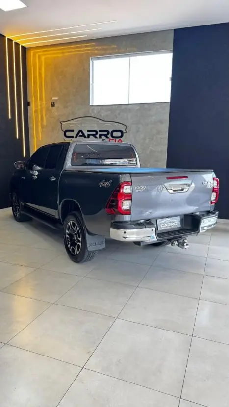 TOYOTA Hilux Caminhonete 2.8 16V SRX 4X4 DIESEL CABINE DUPLA AUTOM�TICO, Foto 5