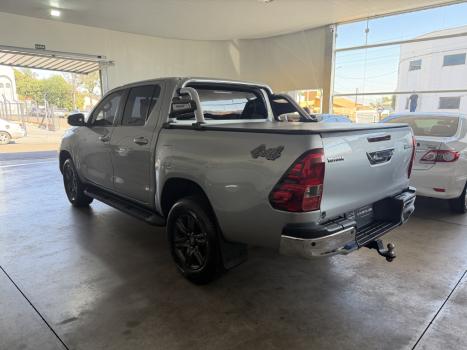 TOYOTA Hilux Caminhonete 2.8 16V 4P SR 4X4 DIESEL CABINE DUPLA AUTOM�TICO, Foto 5