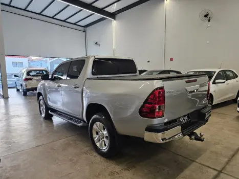 TOYOTA Hilux Caminhonete 2.7 16V 4P SR CABINE DUPLA AUTOM�TICO, Foto 4
