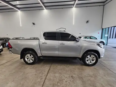 TOYOTA Hilux Caminhonete 2.7 16V 4P SR CABINE DUPLA AUTOM�TICO, Foto 8