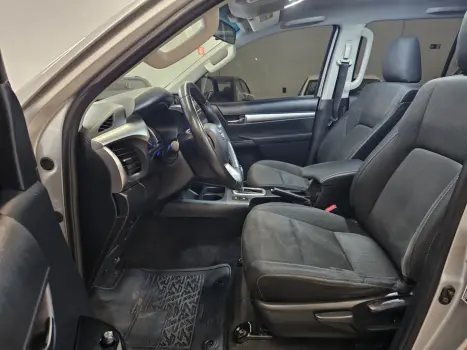 TOYOTA Hilux Caminhonete 2.7 16V 4P SR CABINE DUPLA AUTOM�TICO, Foto 14