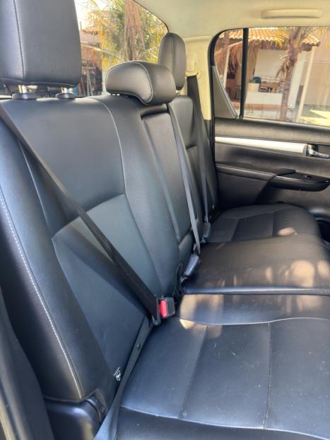 TOYOTA Hilux Caminhonete 2.7 16V 4P SRV FLEX CABINE DUPLA AUTOM�TICO, Foto 14