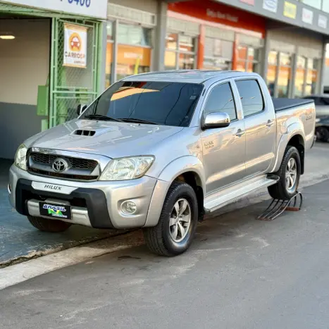 TOYOTA Hilux Caminhonete 3.0 4P 4X4 SRV TURBO DIESEL CABINE DUPLA AUTOM�TICO, Foto 2