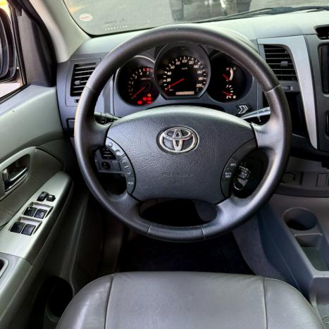 TOYOTA Hilux Caminhonete 3.0 4P 4X4 SRV TURBO DIESEL CABINE DUPLA AUTOM�TICO, Foto 9