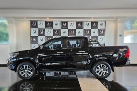 TOYOTA Hilux Caminhonete 2.8 16V SRX 4X4 TURBO DIESEL CABINE DUPLA AUTOM�TICO, Foto 2